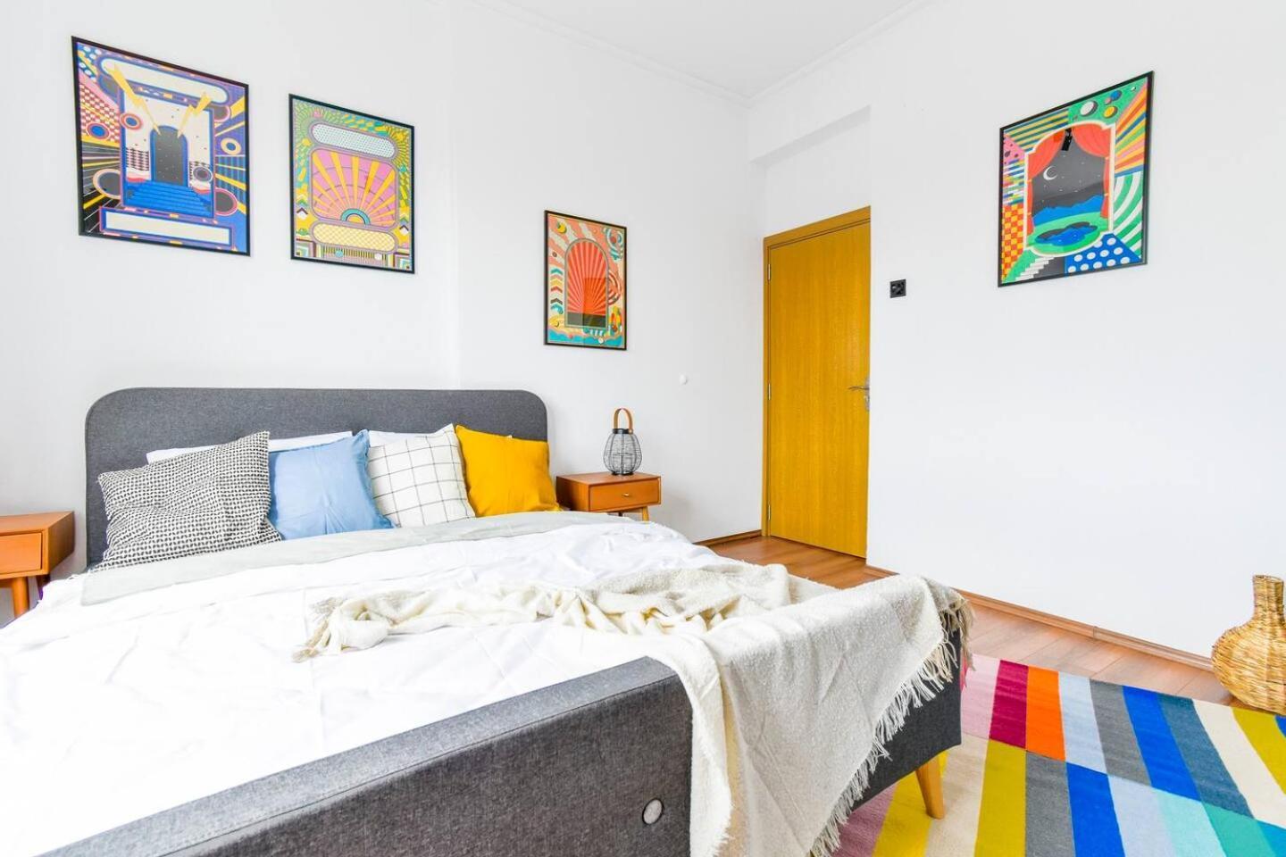 Super Fresh! 3Bdr Apartment In Sofia Center'S Artistic Area Bagian luar foto