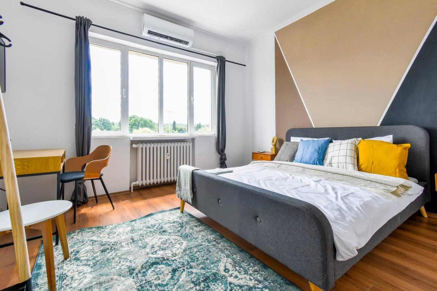 Super Fresh! 3Bdr Apartment In Sofia Center'S Artistic Area Bagian luar foto