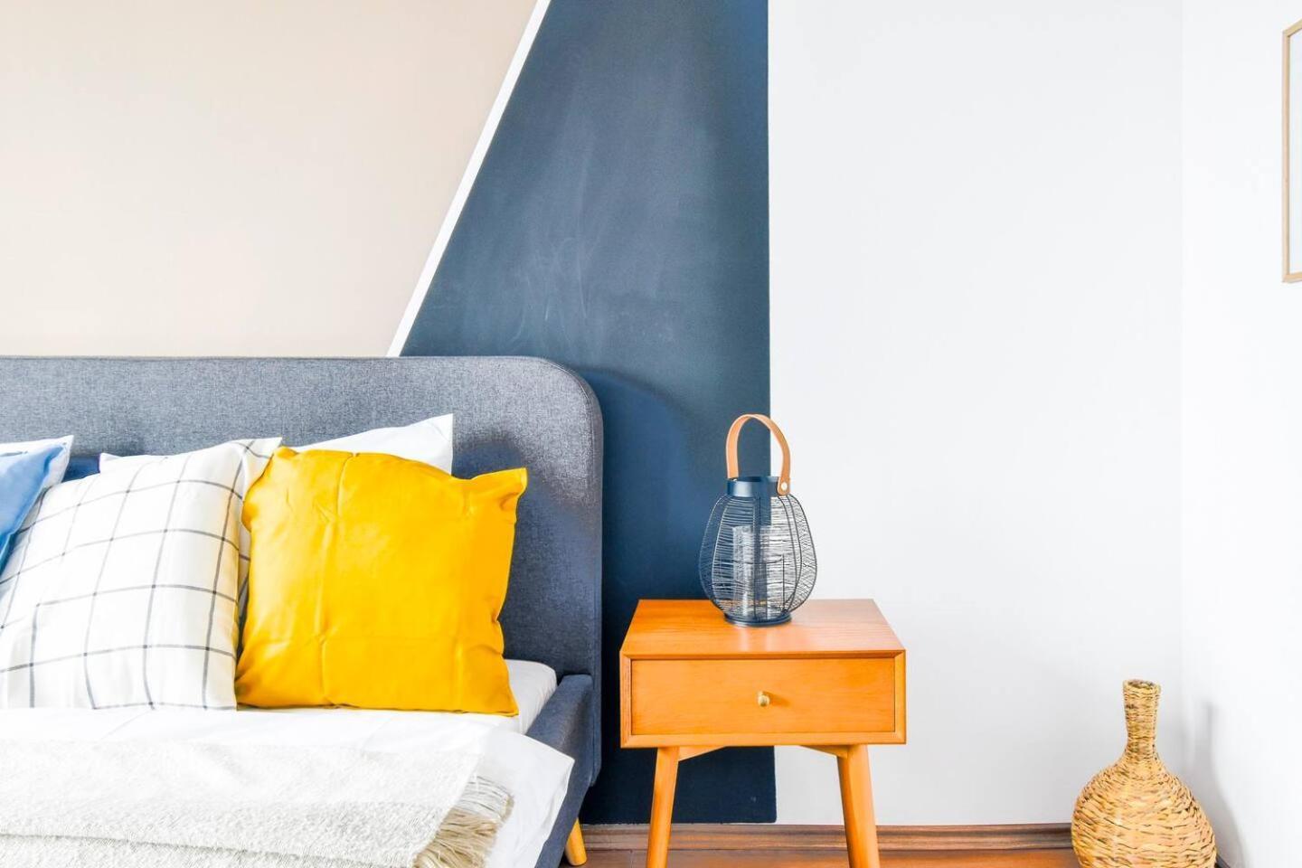 Super Fresh! 3Bdr Apartment In Sofia Center'S Artistic Area Bagian luar foto